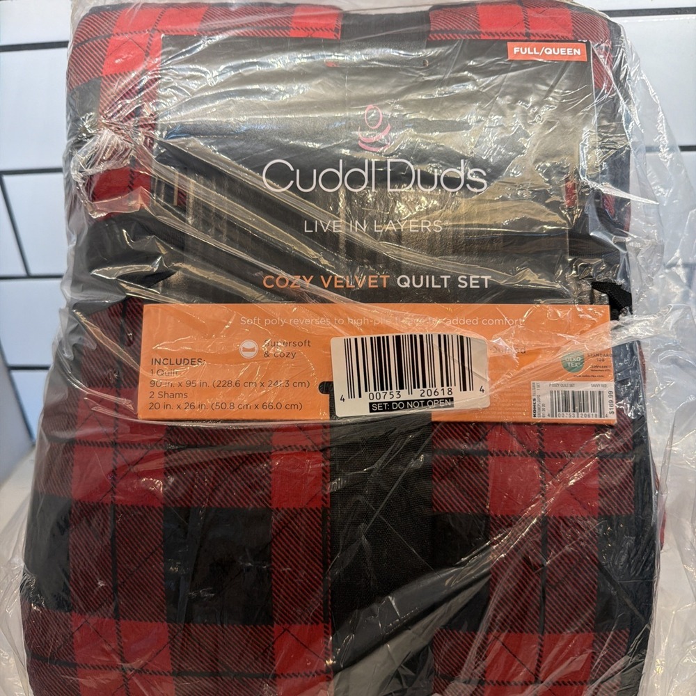 New Cuddl Duds King size Cozy Soft comforter Red/Black Plaid faux fur